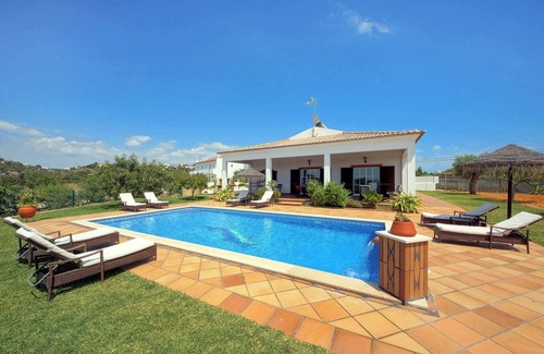 Patroves Villa | Villa Monte de Madrinha