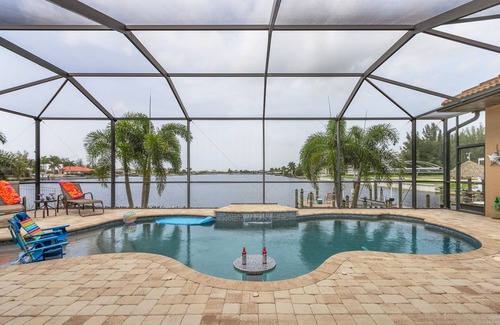 Burnt Store Villa | Villa Monticello - Cape Coral Luxury Waterfront Home 3 Bed 3 Bath Heated Pool