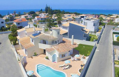 Gale Villa | Villa Moorea by Algarve Vacation