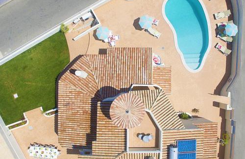 Gale Villa | Villa Moorea by Algarve Vacation