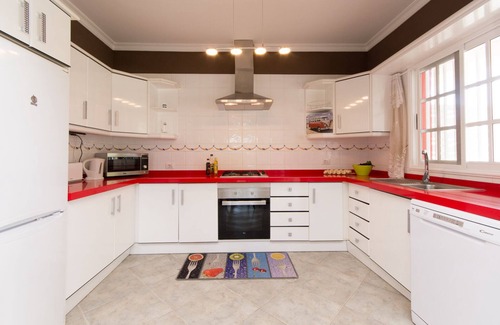 Armenime Casa | Villa Moradites. Wonderful 5 Bedroom Villa. Communal Pool. Adeje.