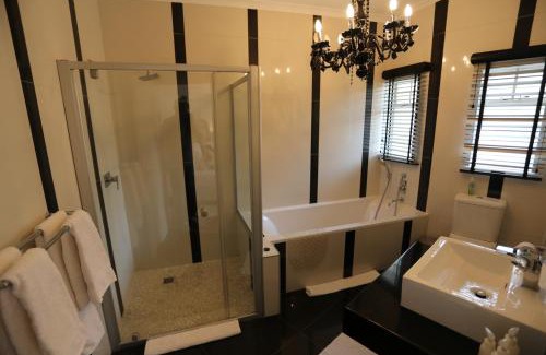 Windhoek Casa | Villa Moringa Guesthouse