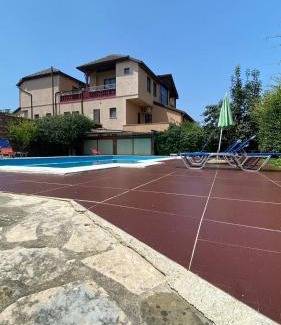 Tirana Casa | Villa Mugs