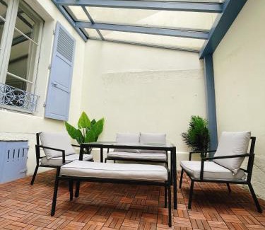 Cœur de Ville Apartamento | Villa muguette - coeur de Vichy- RDC-véranda sur la terrasse