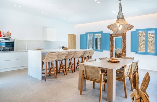 Kanalia Villa | Villa 'Myko Seafront' con vistas al mar, Wi-Fi y aire acondicionado