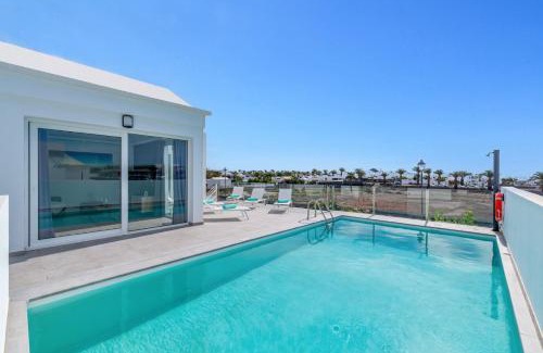 Playa Blanca Villa | Villa Napoli by Villa Plus