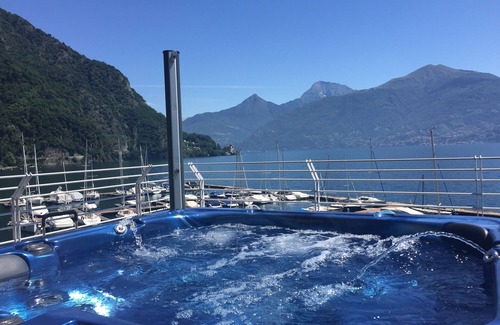 Menaggio Villa | Villa Navalia - Lujo Lago de Como villa frente con vista al lago y la montaña -