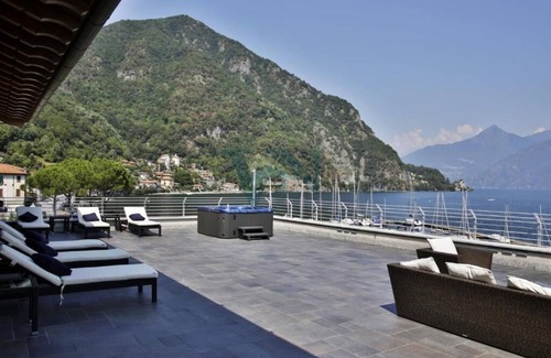 Menaggio Apartamento | VILLA NAVALIA MARINA - directly on the lake como - with jacuzzi - 8 people