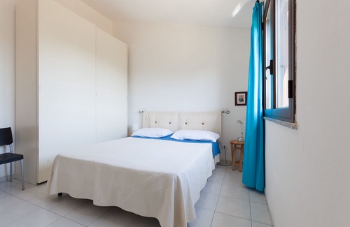 Eden Rock Casa | Pequeña villa cerca de Chia con gran jardín, vista al mar