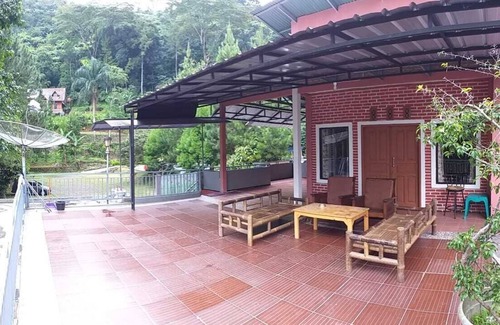 Cisarua Villa | Villa cerca de cascada