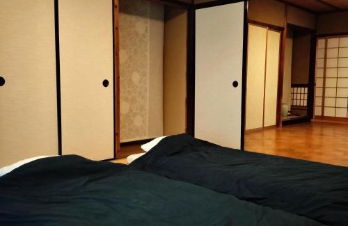 Kita Ward Casa | Villa near Kinkakuji 金閣寺周辺 貸切町屋 無料駐車場 メルセデス貸出 Pets OK