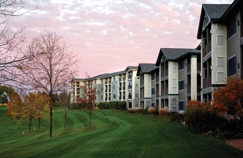Lake Geneva Villa | Villa cerca del lago de Ginebra, cerca de campos de golf, Ski Hill, lago + Más