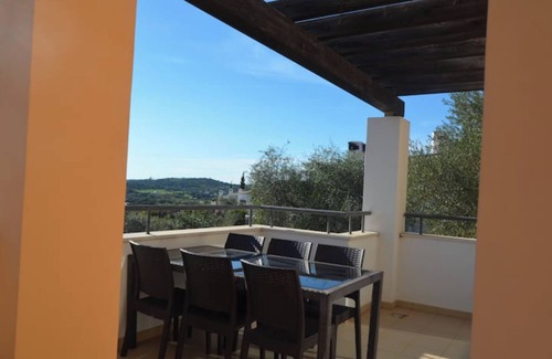 Portimao Casa | Villa near the beach, with swimming pool, children's playground and barbecue area.