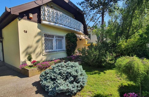 Siofok Villa | Casa vacacional cerca de la playa, con aire acondicionado