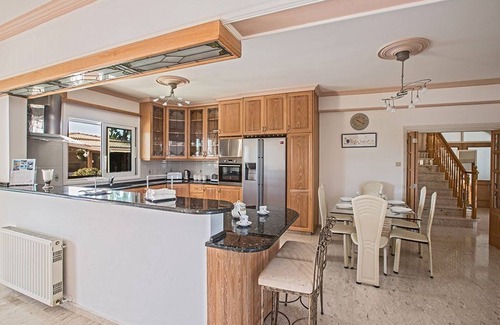 Paralimni Villa | Villa Nekta - Villa de lujo de 5 dormitorios con excelente área de piscina - Gimnasio casero
