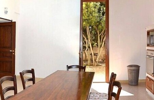 Nardo Villa | Villa Neva: una espléndida y luminosa villa histórica de dos pisos situada en una zona montañosa.
