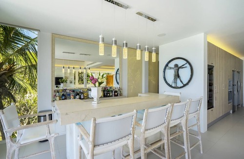Wichit Villa | Villa Nirvana - Tropical Chic Oceanview 4BR Haven with a Shared Beachfront Pool