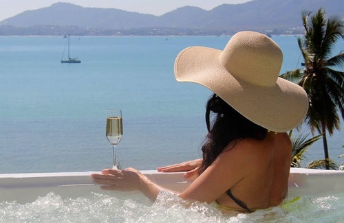 Wichit Villa | Villa Nirvana - Tropical Chic Oceanview 4BR Haven with a Shared Beachfront Pool