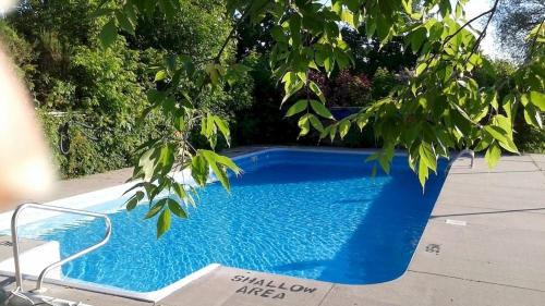 Wasaga Beach Hotel | Villa Nova Motel