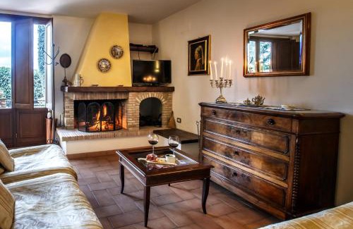 Perugia Casa | Villa Nuba, in campagna e a 5 minuti dal cuore del centro storico, elegante residenza con due sale da bagno, jacuzzi e ogni comfort