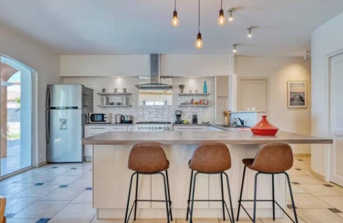 Sanary-sur-Mer Apartamento | Villa Oasis – A Luxurious Getaway with Pool & Panoramic Sea Views