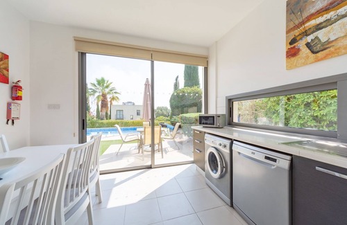 Latchi Cabaña | Villa Ocean View - a villa that sleeps 6 guests in 3 bedrooms