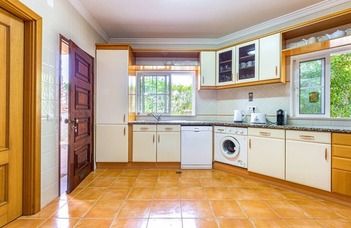 Gale Villa | Villa Ocre, con 4 dormitorios y a 500 metros de la playa de Gale