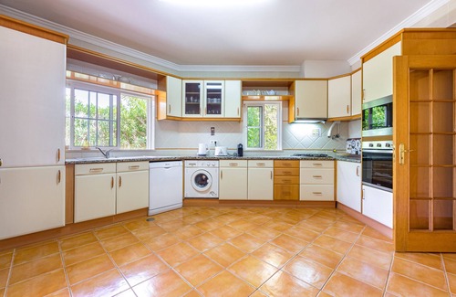 Gale Villa | Villa Ocre, con 4 dormitorios y a 500 metros de la playa de Gale