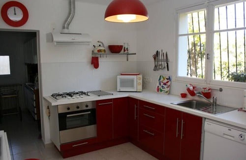 La Seyne-sur-Mer Casa | Villa de 90 m2 en una zona boscosa tranquila, con un jardín de 1350 m2