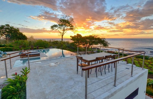 Jiquelite Villa | Villa Ohana: Deluxe 4br frente a la playa. Vistas directas del surf de Santana.☀️🏄🤙