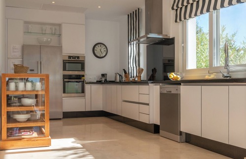 Benalup-Casas Vieja Casa | Villa Oleandro con vistas a la montaña, piscina, jardín y Wi-Fi
