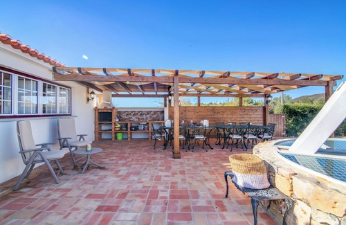 Olhao Casa | Villa 'Oliva AL' con vistas a la naturaleza, piscina, jardín, terraza, Wi-Fi y aire acondicionado