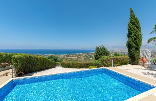 Latchi Cabaña | Villa Olivia - a villa that sleeps 6 guests in 3 bedrooms