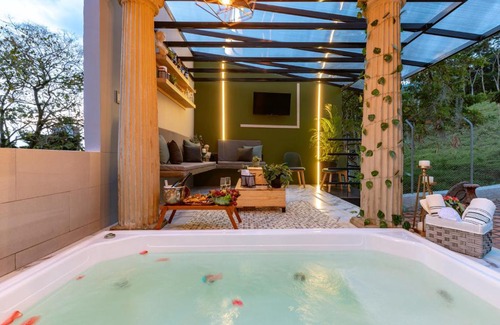 El Poblado Villa | Huge RARE Poblado VILLA with Jacuzzi + VIP Service