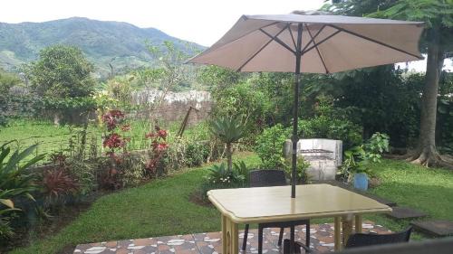 Cipanas Villa | Villa Oma Bougenville 2