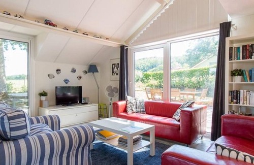 Daumazan-sur-Arize Casa | Holiday villa on estate with 2 huge pools and entertainment