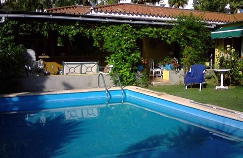 Estepona Villa | villa de golf, piscina, solarium, jardín
