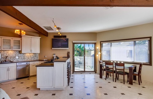 San Diego Condominio | Villa on the Bay | Steps to Bay, Ocean & Mission Beach