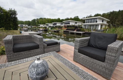 Zeewolde Villa | Villa con jacuzzi en el agua cerca de Harderwijk
