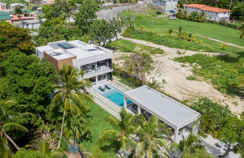 Weston Villa | Villa Onyx in Saint James by Personal Villas - Beachfront Luxury Villa with Pool