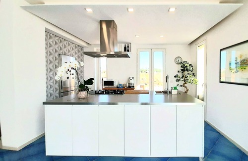 Alcamo Villa | CASA DE VACACIONES EN CASTELLAMMARE DEL GOLFO - SCOPELLO - VILLA A 2 Km. DEL MAR Wifi