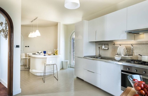 Giardini Naxos Villa | Villa Ornelia - Seis Habitaciones Villa, Capacidad 12