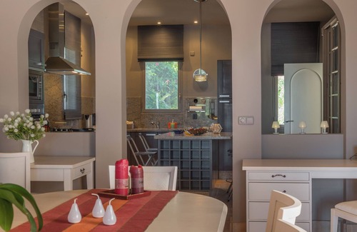 Benalup-Casas Vieja Casa | "Villa Orquidea" con piscina, Wi-Fi, jardín y terraza