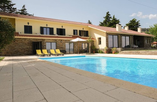 Peso da Regua Cabaña | Villa overlooking the Douro River with Swimming Pool and Tennis Court
