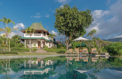 Kayu Putih Villa | Villa Panili, Villa de lujo en la ladera con vistas al mar