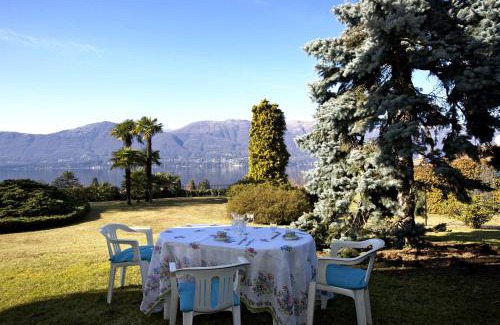 Porto Valtravaglia Apartamento | Villa Panorama