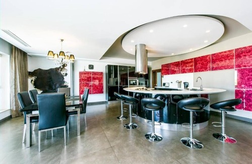 Xaghra Apartamento | Villa Panorama - Luxury Villa with Indoor and Outdoor Pools