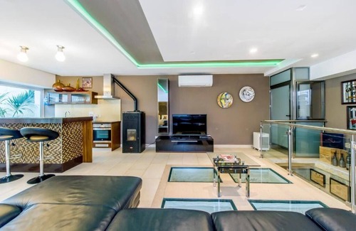 Xaghra Apartamento | Villa Panorama - Luxury Villa with Indoor and Outdoor Pools