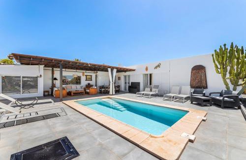 Playa Blanca Villa | Villa Patos