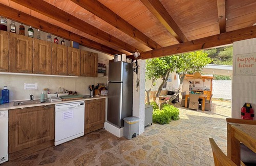 Urbanitzacio la Fustera Villa | Chalet cerca del mar con piscina privada, vistas al mar, cocina de verano